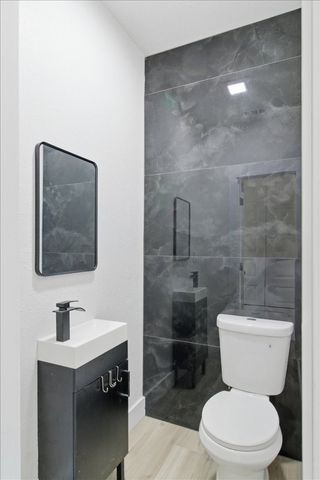 933 E Ramsey Avenue, Fort Worth, TX 76104