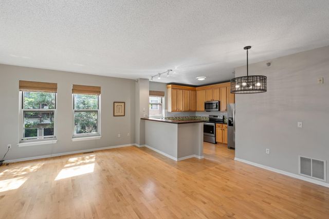 645 N 1st St 409, Minneapolis, MN 55401