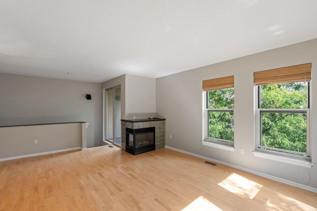645 N 1st St 409, Minneapolis, MN 55401