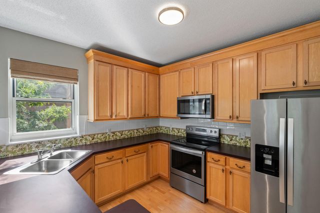 645 N 1st St 409, Minneapolis, MN 55401