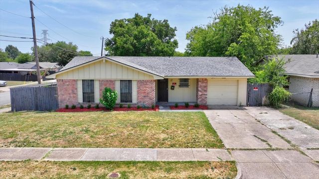 3250 Pacesetter Drive, Dallas, TX 75241