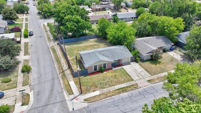 3250 Pacesetter Drive, Dallas, TX 75241