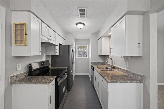 3250 Pacesetter Drive, Dallas, TX 75241