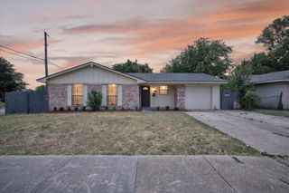 3250 Pacesetter Drive, Dallas, TX 75241