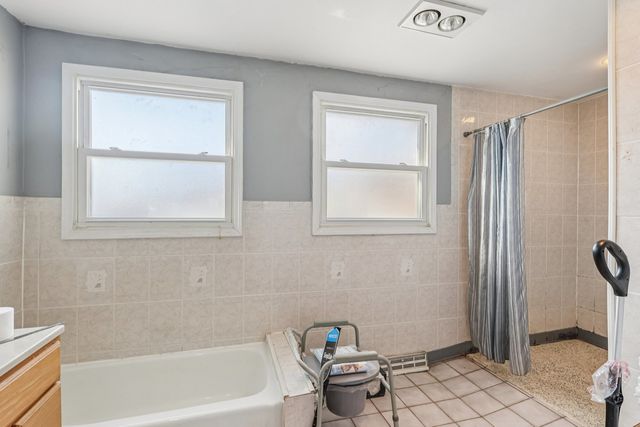 16520 Brockton Lane, Oak Forest, IL 60452