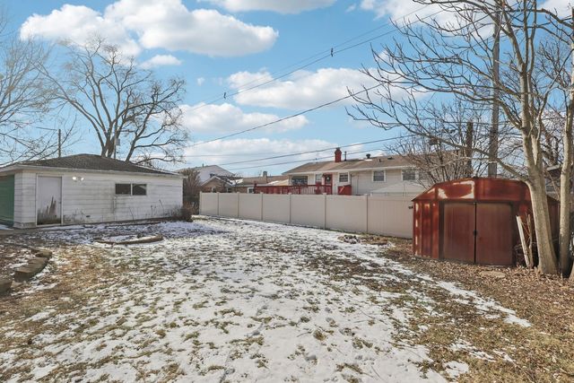 16520 Brockton Lane, Oak Forest, IL 60452