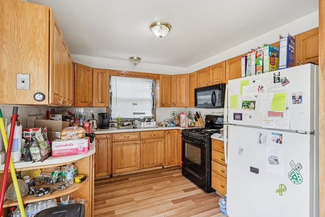 16520 Brockton Lane, Oak Forest, IL 60452