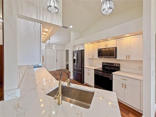 2617 SUNDANCE CIRCLE, Mulberry, FL 33860