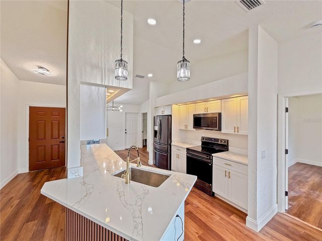 2617 SUNDANCE CIRCLE, Mulberry, FL 33860