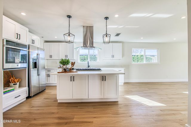 1210 La Cruz Drive, El Paso, TX 79902