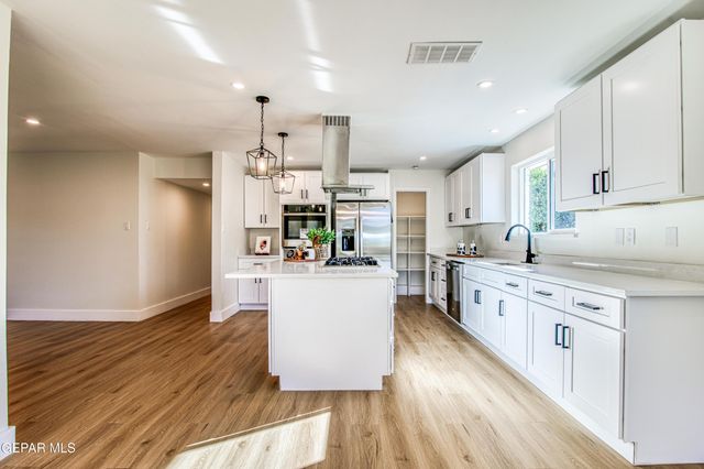 1210 La Cruz Drive, El Paso, TX 79902