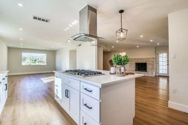 1210 La Cruz Drive, El Paso, TX 79902