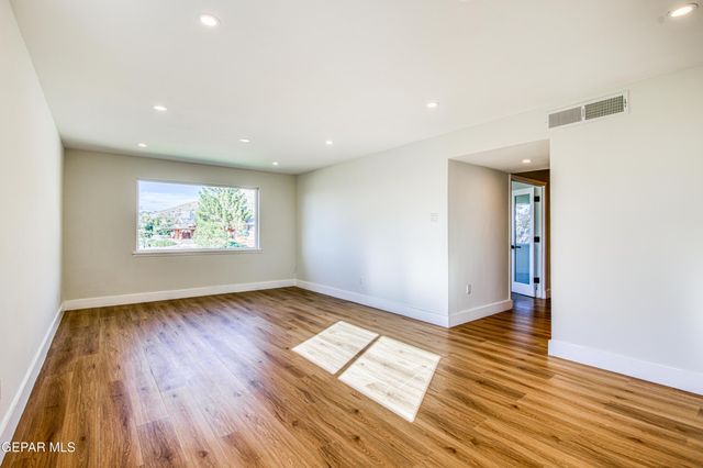 1210 La Cruz Drive, El Paso, TX 79902