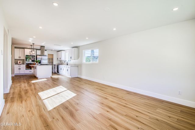 1210 La Cruz Drive, El Paso, TX 79902