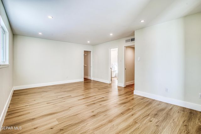 1210 La Cruz Drive, El Paso, TX 79902