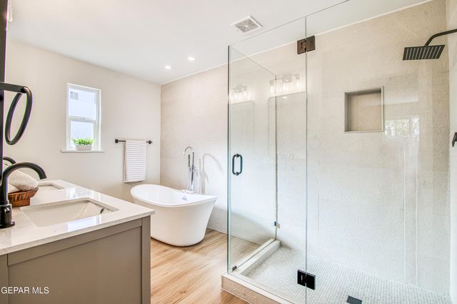 1210 La Cruz Drive, El Paso, TX 79902