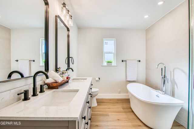 1210 La Cruz Drive, El Paso, TX 79902