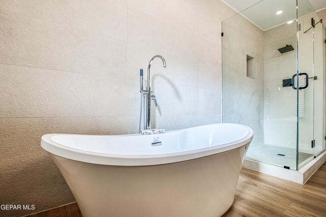 1210 La Cruz Drive, El Paso, TX 79902