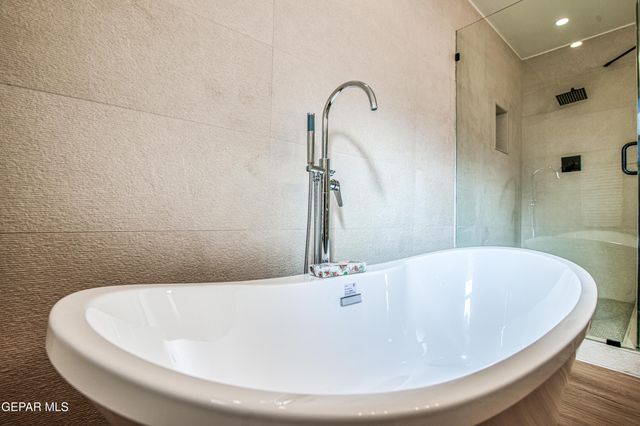 1210 La Cruz Drive, El Paso, TX 79902