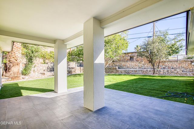 1210 La Cruz Drive, El Paso, TX 79902