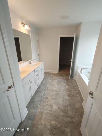 805 Hidden Bridge Drive, Jacksonville, NC 28546