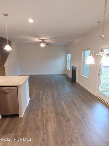 805 Hidden Bridge Drive, Jacksonville, NC 28546