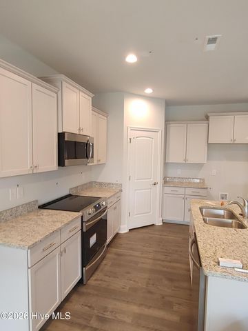 805 Hidden Bridge Drive, Jacksonville, NC 28546