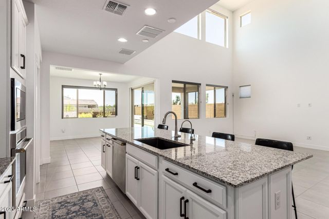 8773 W MEDLOCK Drive, Glendale, AZ 85305