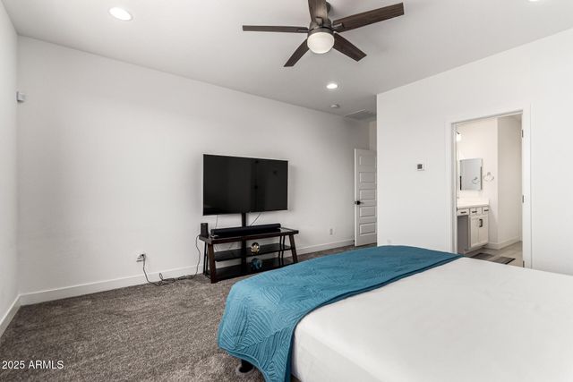 8773 W MEDLOCK Drive, Glendale, AZ 85305