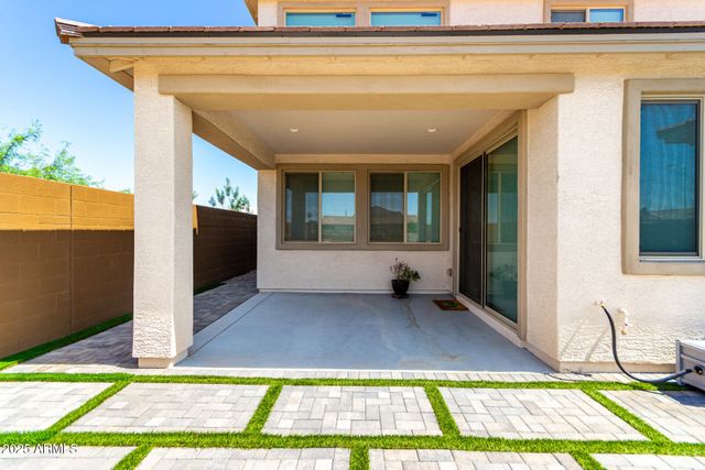 8773 W MEDLOCK Drive, Glendale, AZ 85305