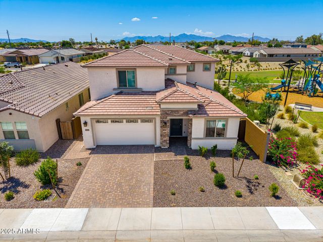 8773 W MEDLOCK Drive, Glendale, AZ 85305