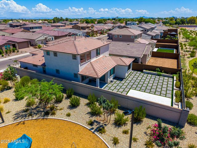 8773 W MEDLOCK Drive, Glendale, AZ 85305