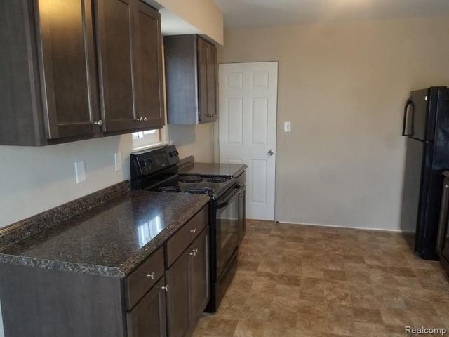 22412 Milner Street, Saint Clair Shores, MI 48081