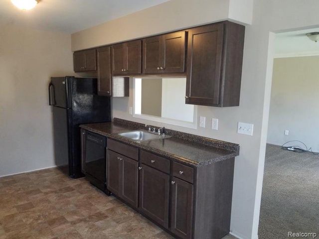 22412 Milner Street, Saint Clair Shores, MI 48081