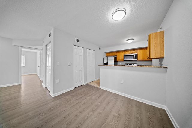 231 SW PALM Drive 101, Port St. Lucie, FL 34986