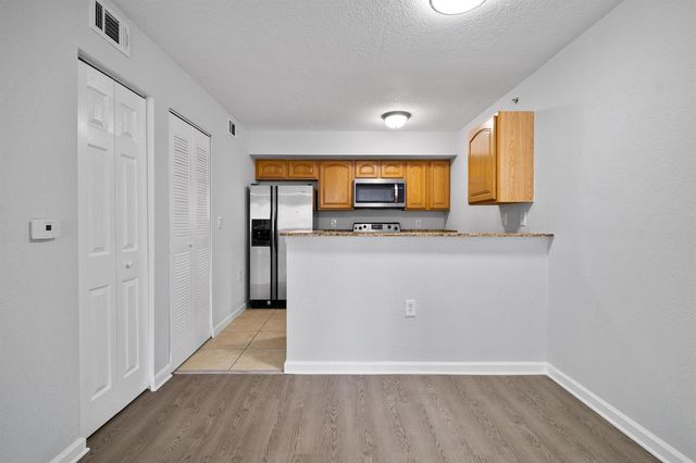 231 SW PALM Drive 101, Port St. Lucie, FL 34986