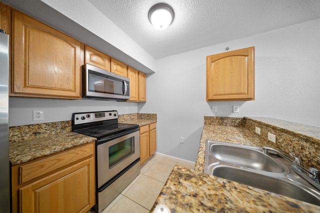 231 SW PALM Drive 101, Port St. Lucie, FL 34986