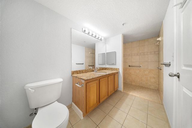 231 SW PALM Drive 101, Port St. Lucie, FL 34986