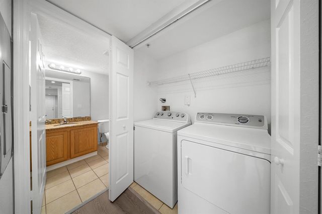 231 SW PALM Drive 101, Port St. Lucie, FL 34986