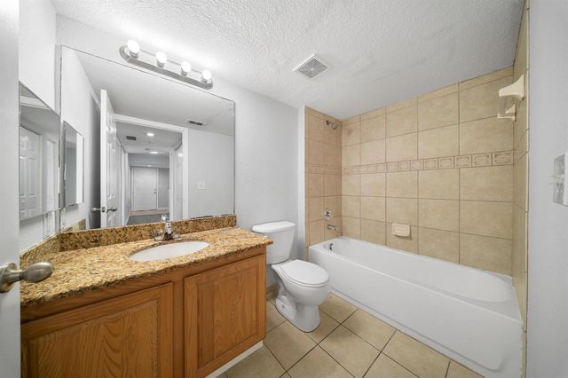 231 SW PALM Drive 101, Port St. Lucie, FL 34986