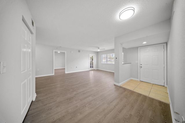 231 SW PALM Drive 101, Port St. Lucie, FL 34986