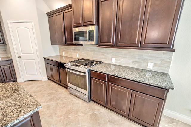 2911 River Flower Lane, Richmond, TX 77406