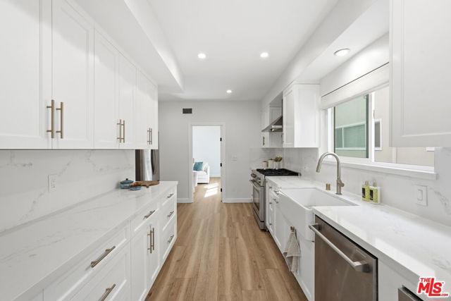 324 S Elm Drive 101, Beverly Hills, CA 90212