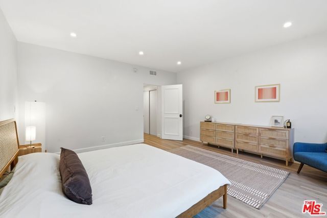 324 S Elm Drive 101, Beverly Hills, CA 90212