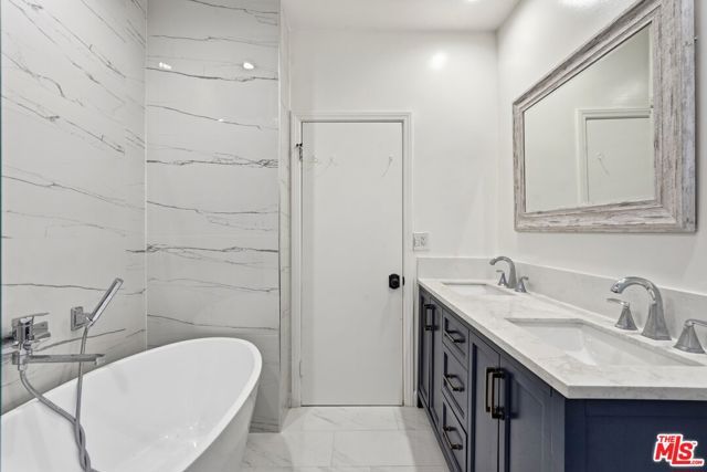 324 S Elm Drive 101, Beverly Hills, CA 90212