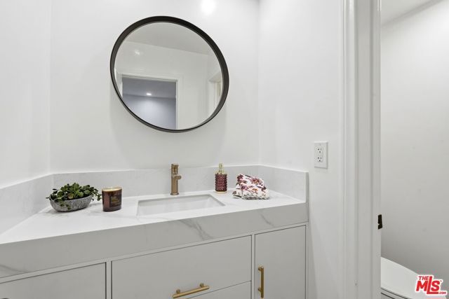 324 S Elm Drive 101, Beverly Hills, CA 90212