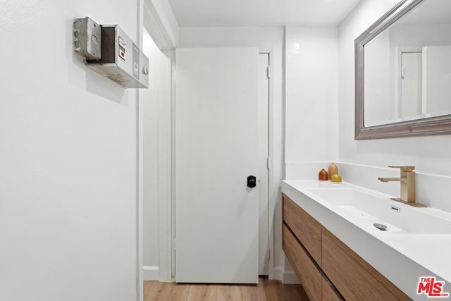 324 S Elm Drive 101, Beverly Hills, CA 90212