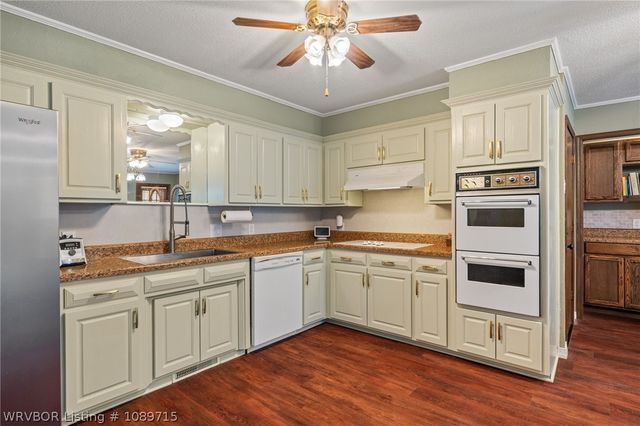409 Azure Hills Drive, Van Buren, AR 72956