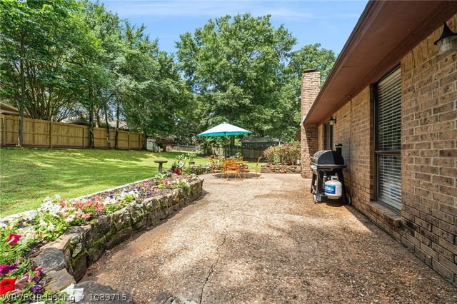 409 Azure Hills Drive, Van Buren, AR 72956