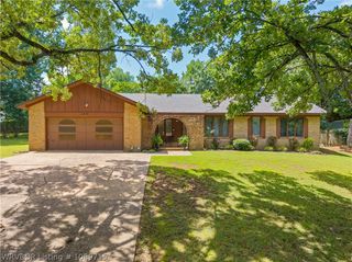 409 Azure Hills Drive, Van Buren, AR 72956